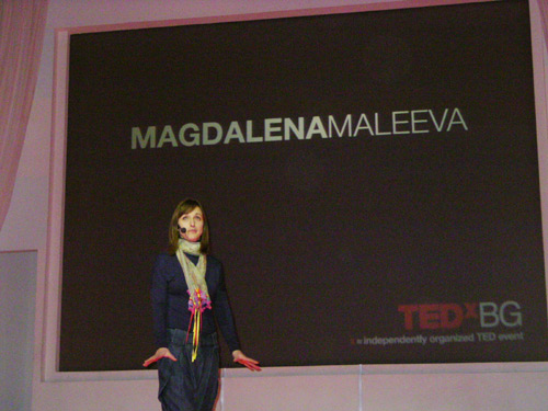Магдалена Малеева презентира на TEDxBG 2010 магдалена малеева tedxbg 2010