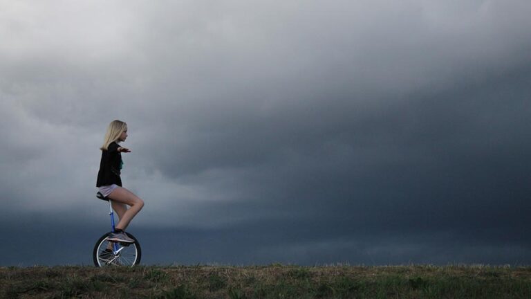 4 правила за баланс между уединение и общуване