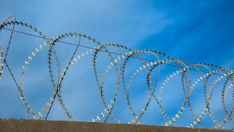 8 погрешни убеждения за личностно израстване на Максуел