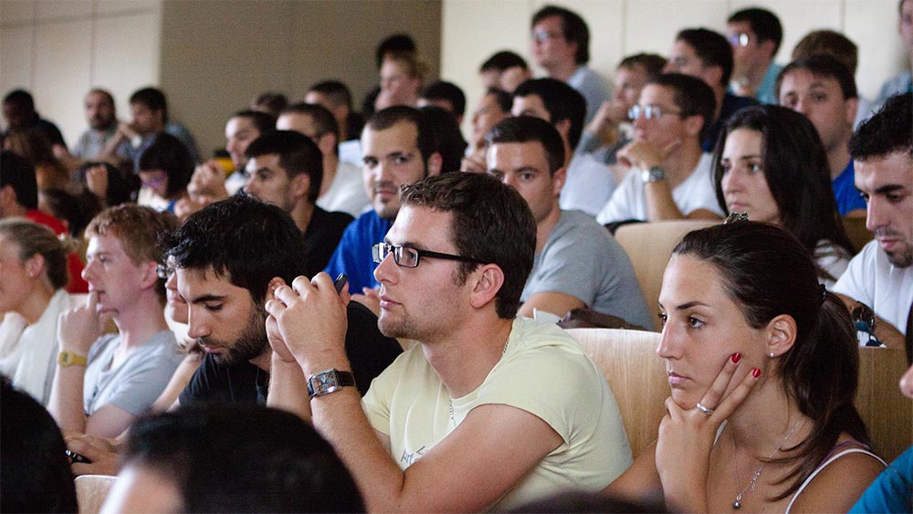 Има ли значение какво се научава в университета по "Управление" и "Човешки ресурси"? Има ли значение какво се научава в университета по "Управление" и "Човешки ресурси"?