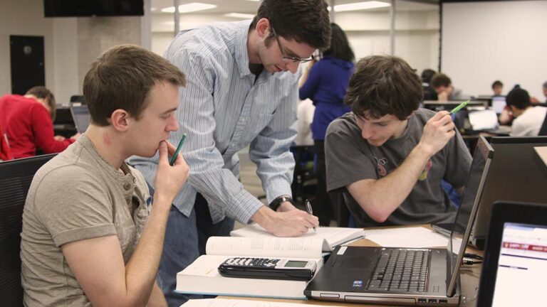 Как работят интерактивните групи?