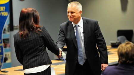 Каква е работата на специалистите по управление на човешките ресурси?