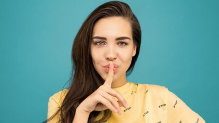 Манифестът "Млъкни"