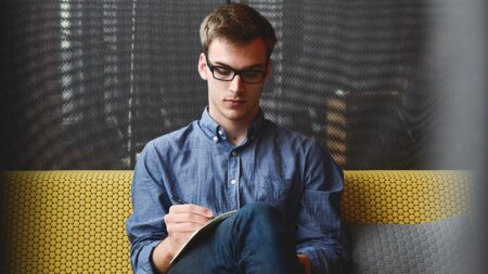 Как да започнеш работа като Мениджър Продажби с План 30-60-90?