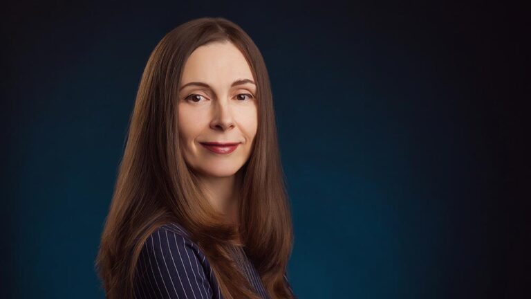 Референтна власт и връзката й с харизмата