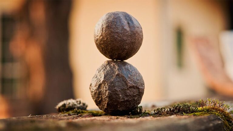 Широта на ума, критично мислене и самоутвърждаване. Как да наблюдаваме хората и явленията от всички гледни точки