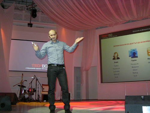 Константин Христов от Favit презентира на TEDxBG 2010 константин христов tedxbg favit