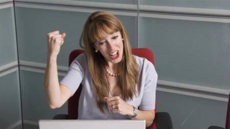 Теория за трите фактора на мотивация на Сирота